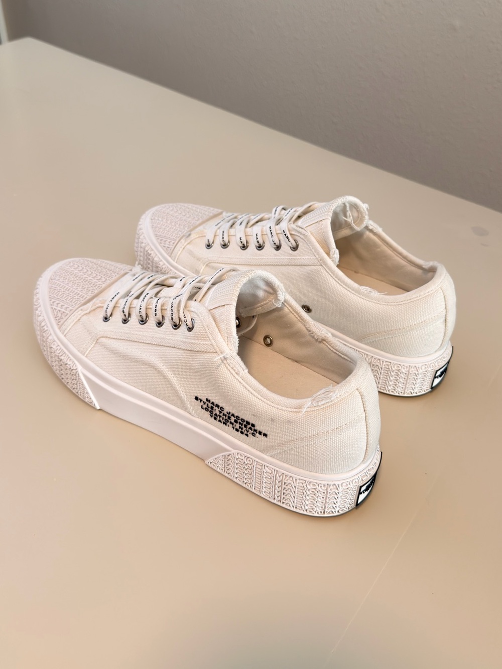 NEW Marc Jacobs White Canvas Low-Top Sneakers